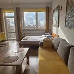 Zielona Przystan Z Widokiem Na Pieniny 亚沃尔基